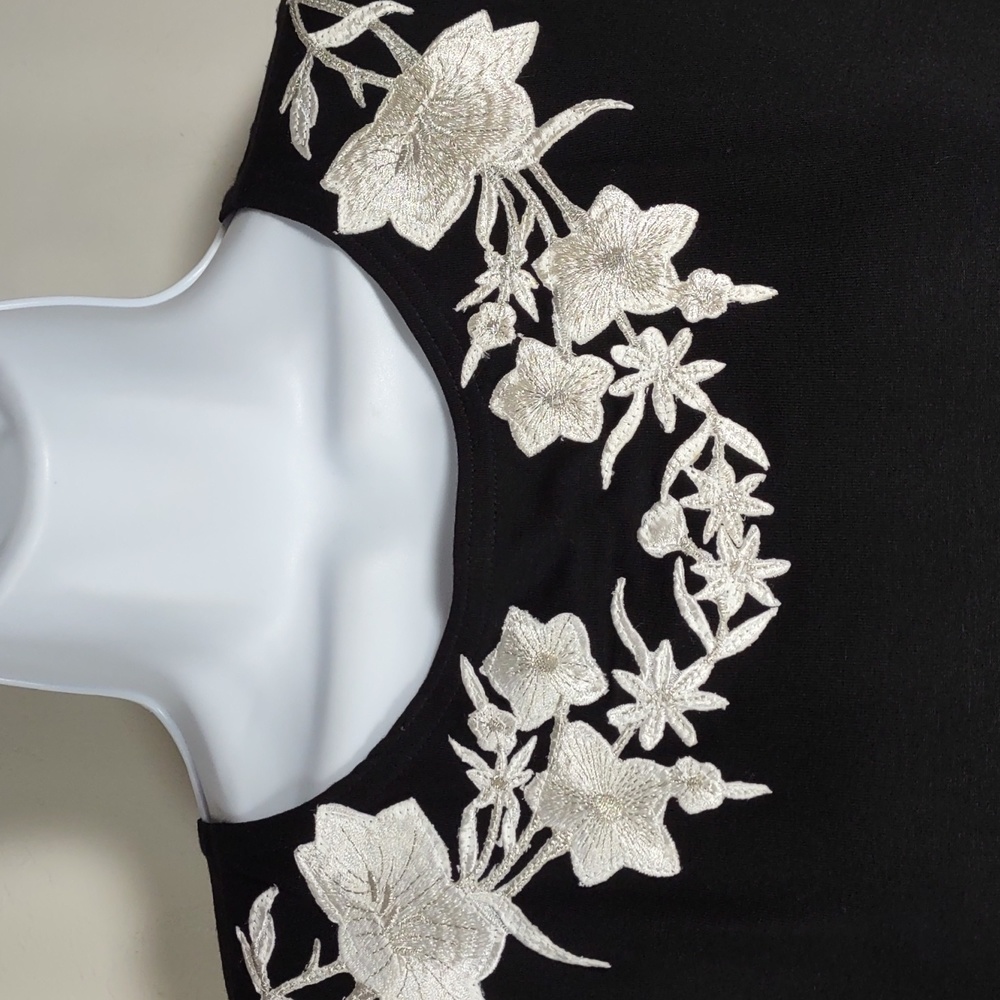 Max & Rina Cold Shoulder Tunic Top - Picture 3 of 8